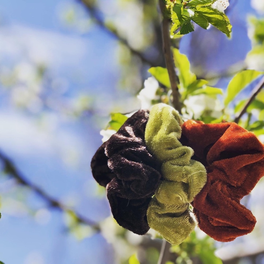 Earthy scrunches